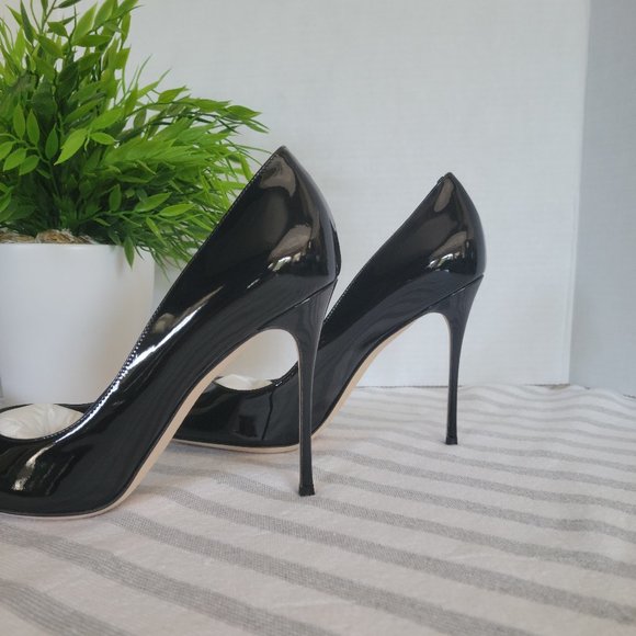 Sergio Rossi Godiva Black Patent Pumps - Picture 8 of 15
